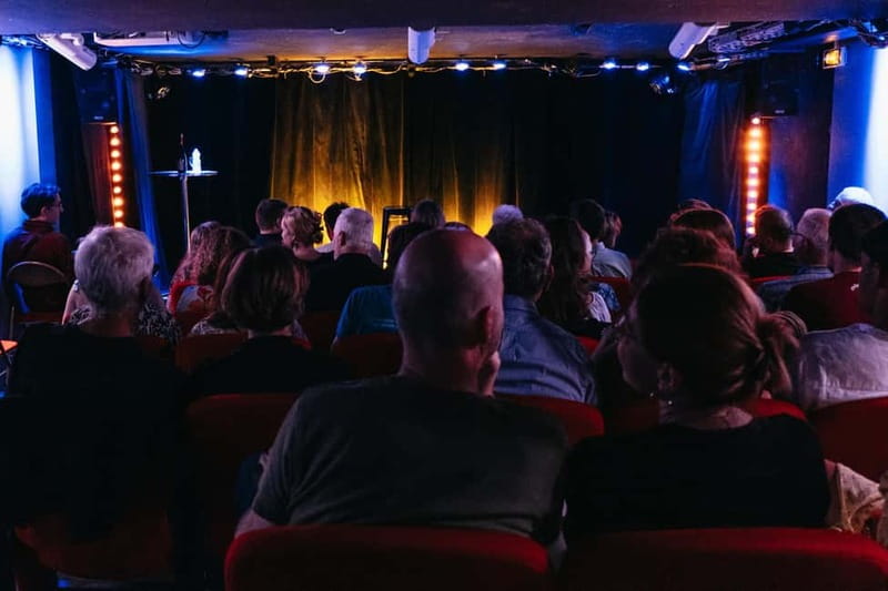 Paris: Oh My God She's Parisian! English Comedy Show - What Julie Performs in 65 Minutes