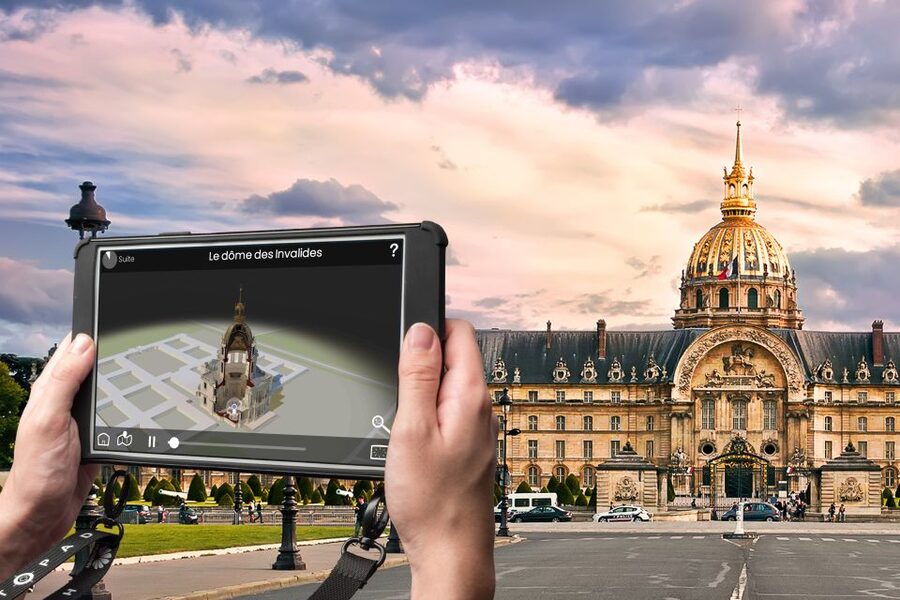 Paris: Openair Double Decker Bus Audio-Guided City Tour - From Les Invalides to Pont Neuf: the river-and-royalty corridor