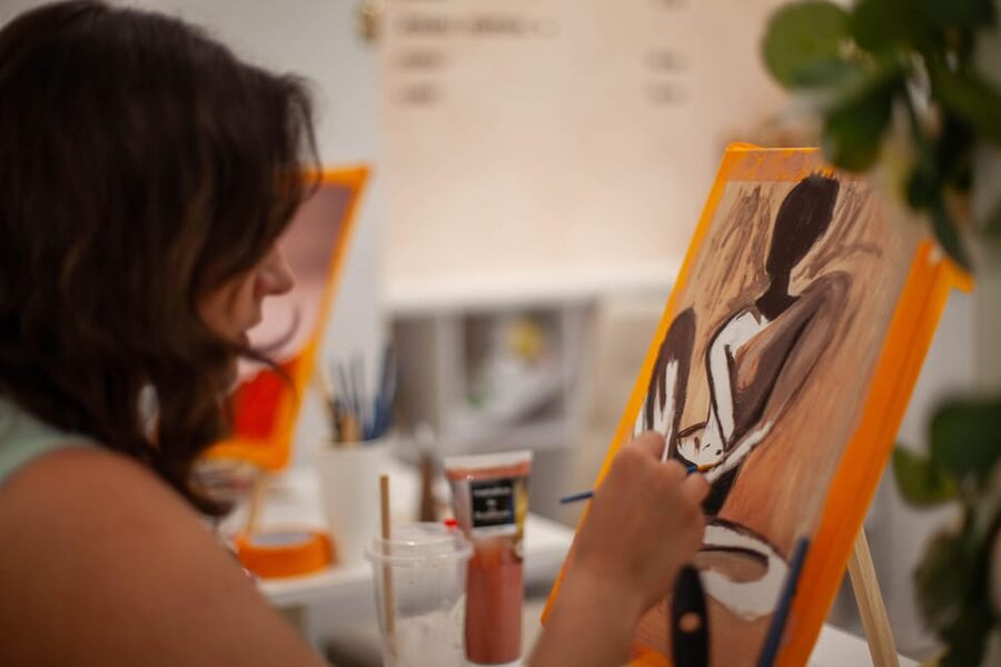 Paris : Painting experience in an art cafe - Arriving at Athena Art Cafe Near the Eiffel Tower