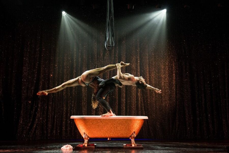 Paris: Paradis Latin Cabaret Show with Optional Champagne - Timing and logistics: getting there without hotel pickup