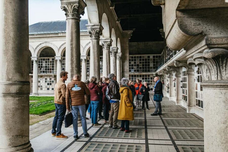 Paris: Pere Lachaise Cemetery Guided Tour - Price and value: why $23 can be a good deal here