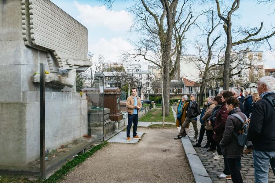 Paris: Pere Lachaise Cemetery Guided Tour - Who this tour suits best