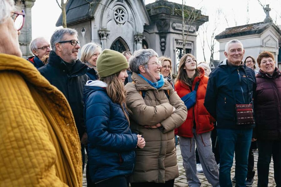 Paris: Pere Lachaise Cemetery Guided Tour - The 3-hour walk: what you do before, during, and after