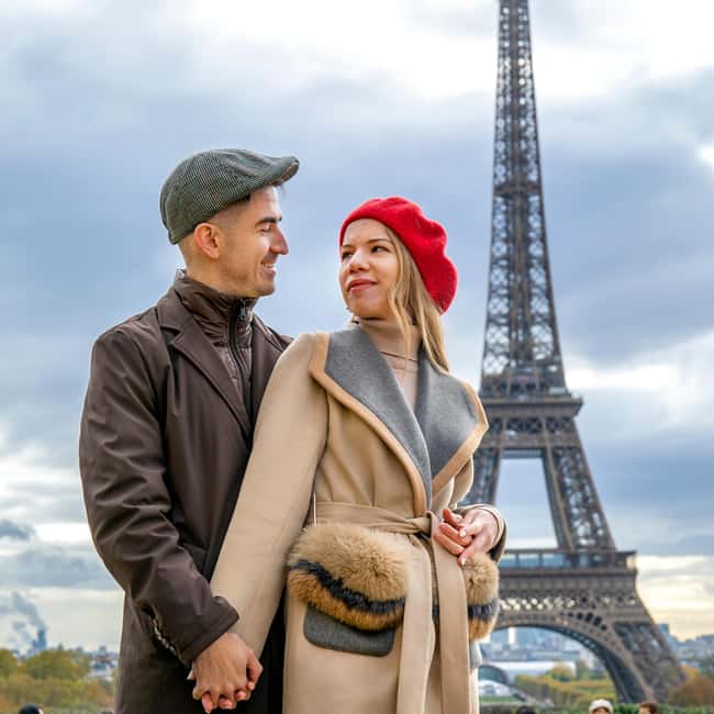 Paris: Photoshoot Around Eiffel Tower with 55 Edited Photos - Stop 1: Eiffel Tower time, with a calm break in the middle