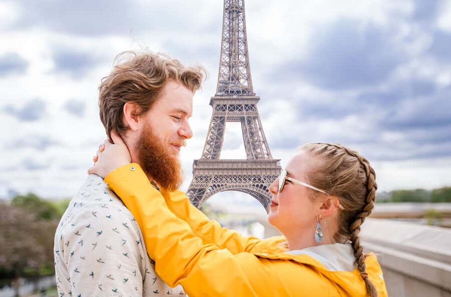 Paris: Premium Photoshoot with Iconic Eiffel Tower Views - Weather and Timing: When Paris Changes the Plan