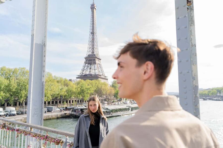 Paris: Premium Photoshoot with Iconic Eiffel Tower Views - How the Meetup Works (So You Do Not Waste Time Searching)