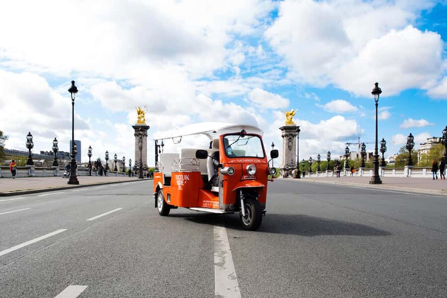 Paris: Private City Highlight Tour by Electric Tuk-Tuk - Price and Value: When $304 Makes Sense