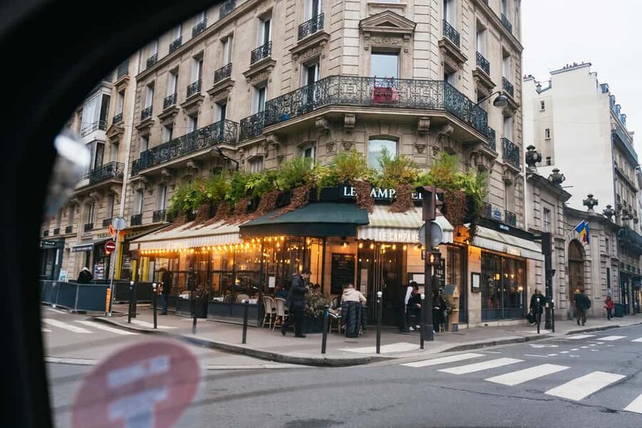 Paris: Private Guided City Tour in a Traction Avant or DS 21 - Moulin Rouge, Sacré-Cœur, and how Paris changes at street level