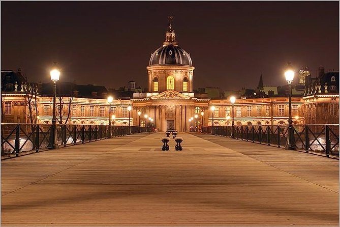 Paris Private Night Tour with River Cruise and Champagne Option - Bring the Right Stuff for a Rainy, Photo-Friendly Night