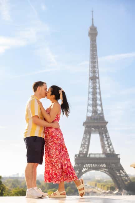Paris: Private Photoshoot at the Eiffel Tower - Getting coordinated at Port de Suffren, before you even arrive