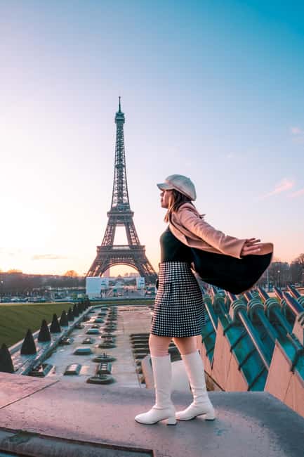 Paris: Private Photoshoot Near the Eiffel Tower - Why a private Eiffel Tower photoshoot beats self-guided selfies
