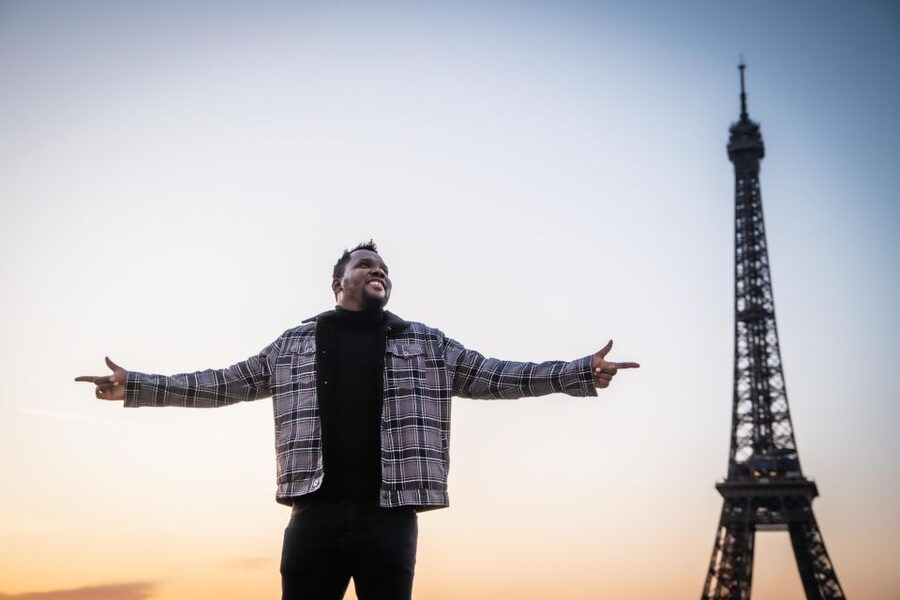 Paris: Private Photoshoot Near the Eiffel Tower - Posing coaching that keeps you looking natural