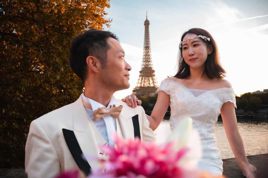 Paris: Private Photoshoot Near the Eiffel Tower - Price and value: what $84 per person buys you