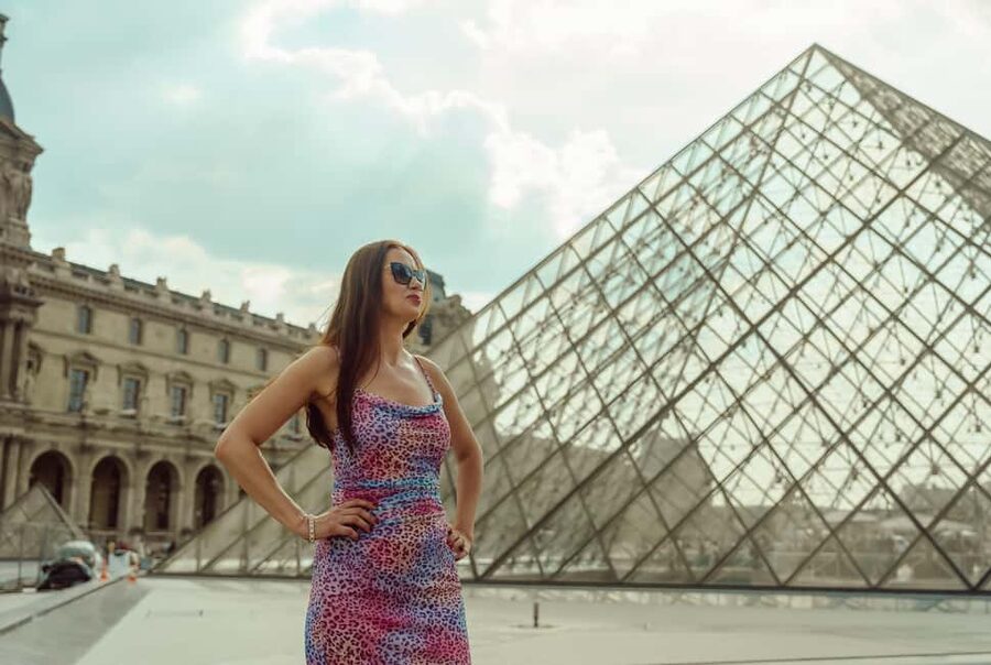 Paris: Private Photoshoot Outside the Louvre Museum - Key points before you book