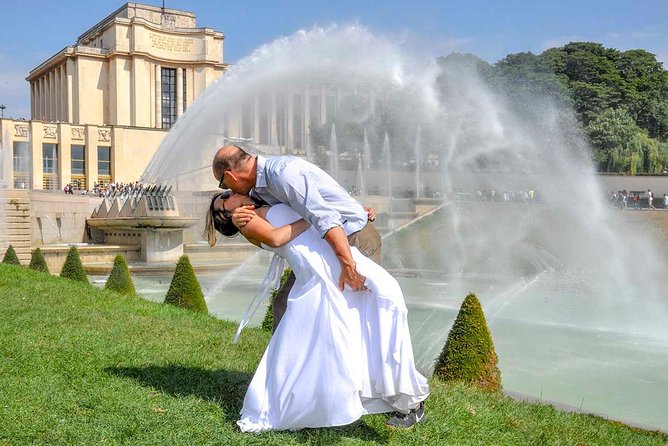 Paris Renew Your Wedding Vows Experience with Professional Photographer - FAQ