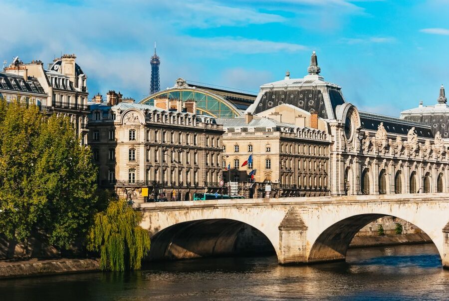 Paris: Romantic Cruise with 3-course Dinner on Seine River - Key Things You’ll Notice Right Away