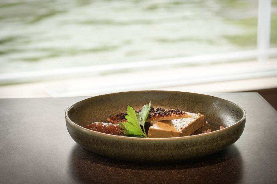 Paris: Romantic Cruise with 3-course Dinner on Seine River - Should You Book Capitaine Fracasse’s Seine Dinner Cruise?