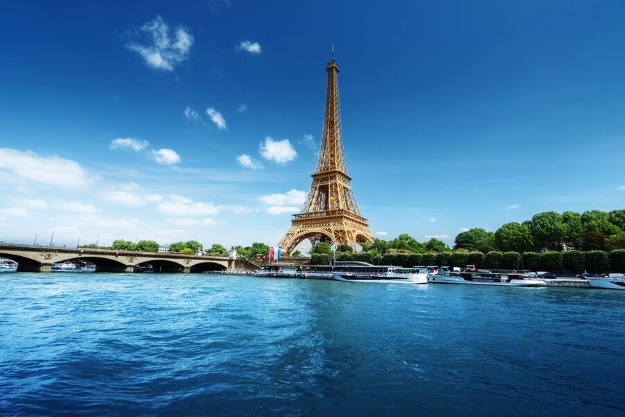 Paris: Romantic Cruise with 3-course Dinner on Seine River - Capitaine Fracasse: Glass Boat Comfort and a Terrace for Photos
