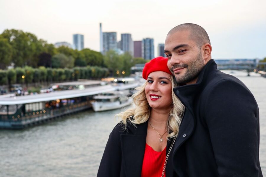 Paris: Romantic Photoshoot for Couples - Should you book this Eiffel Tower couples photoshoot?