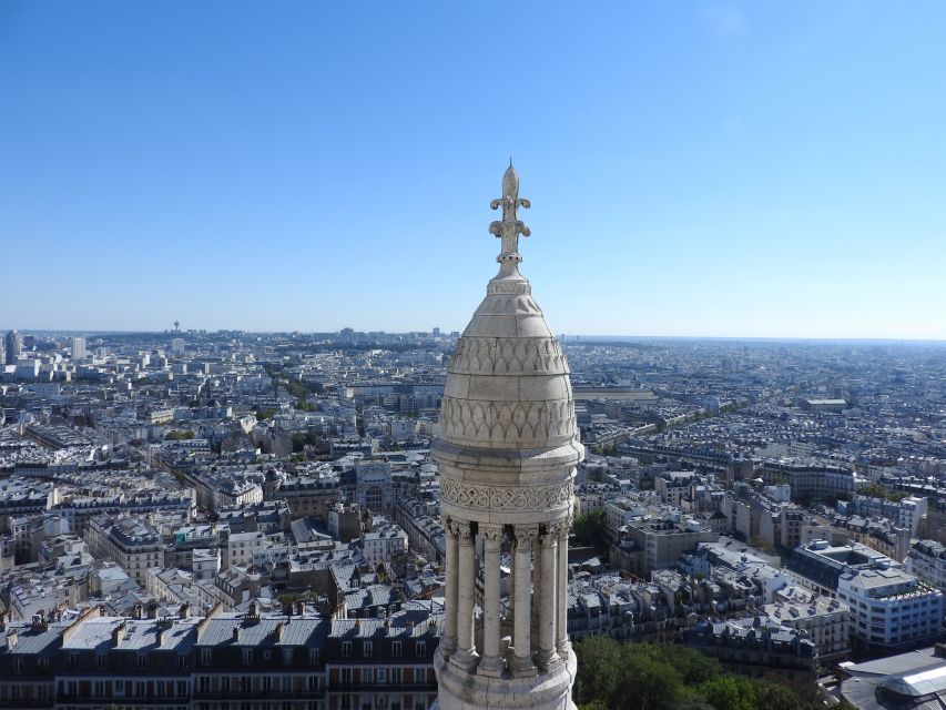 Paris: Sacré-Coeur and Montmartre Tour with Expert Guide - Montmartre’s streets: why this hill feels different from the rest of Paris