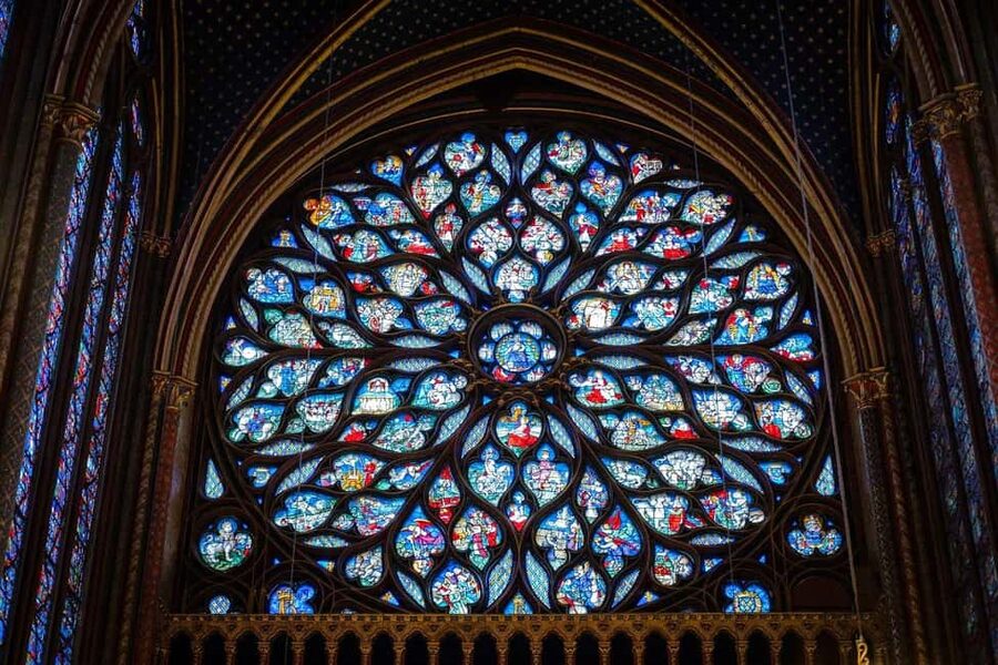 Paris: Sainte-Chapelle, Conciergerie, Notre Dame Guided Tour - Conciergerie: palace to prison, and the Revolution in the rooms