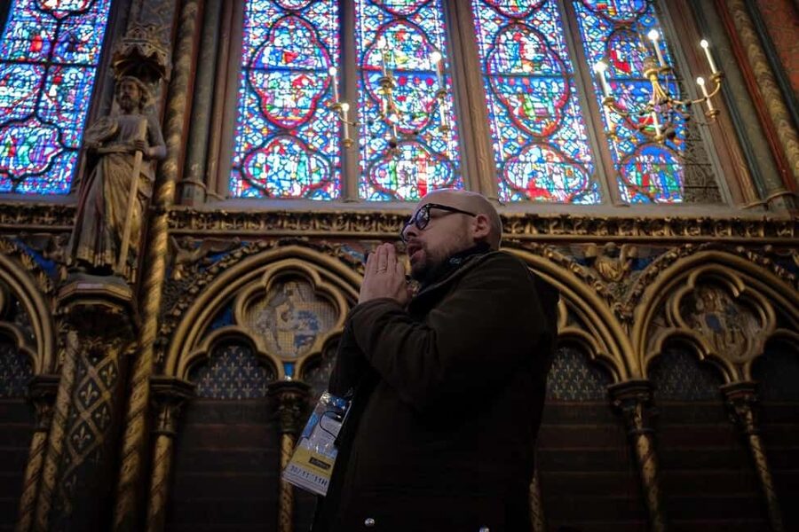 Paris: Sainte-Chapelle, Conciergerie, Notre Dame Guided Tour - What to bring, what to watch for, and who should skip it