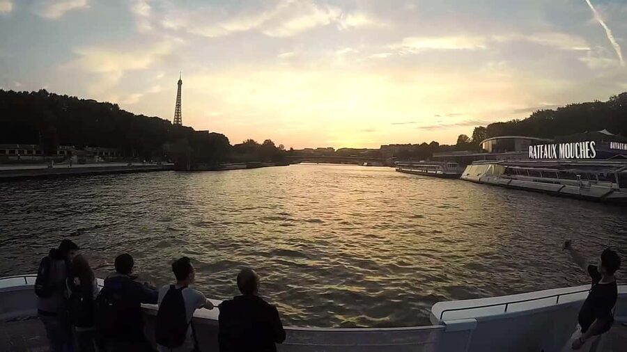 Paris : Scenic Cruise on the Seine River with Champagne - Champagne for two: what’s included and where the value really is
