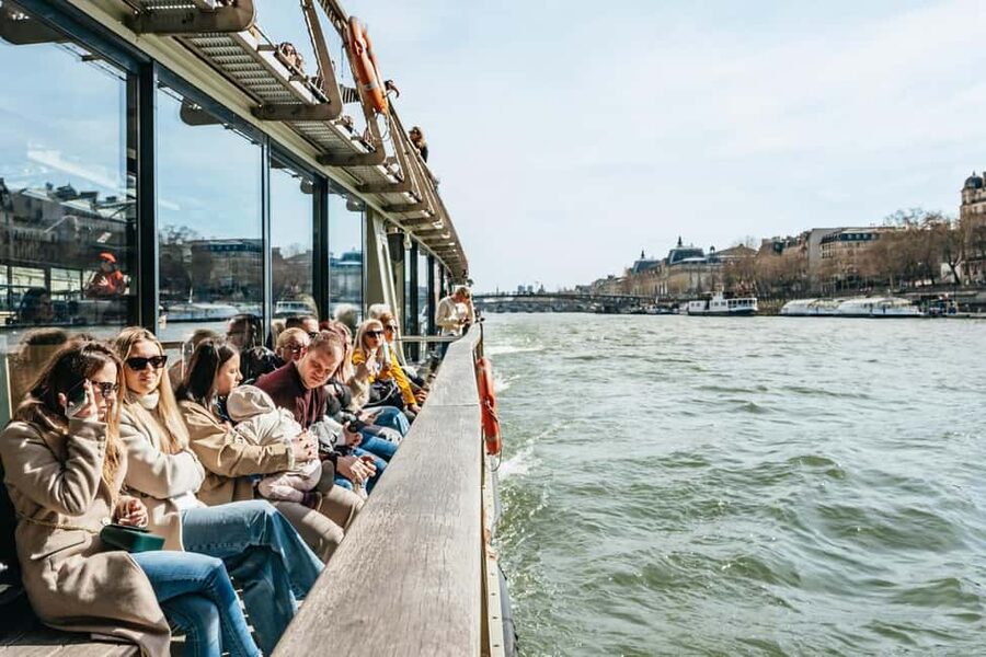 Paris: Seine Cruise and Macaron Tasting by the Eiffel Tower - Your timing plan for both parts, cruise and macarons