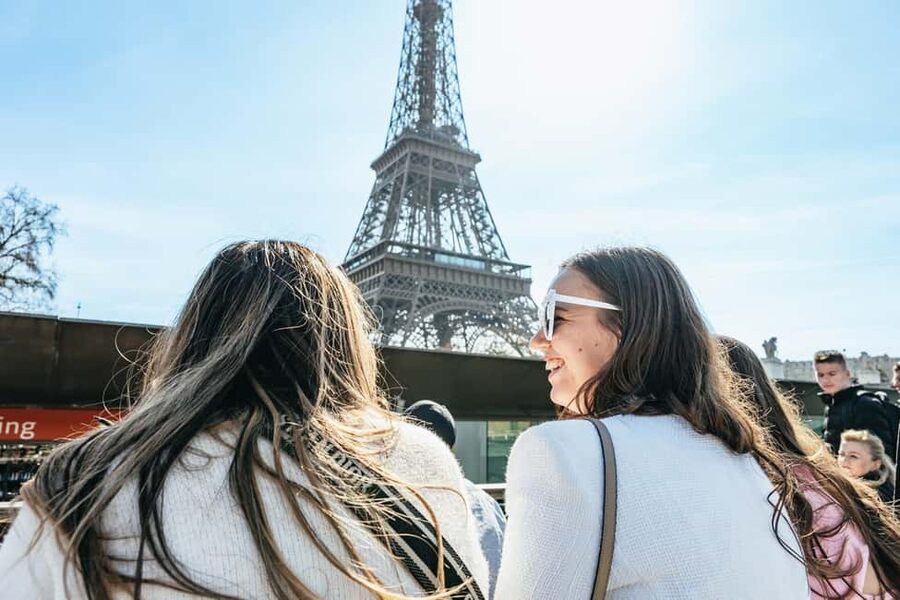 Paris: Seine Cruise and Macaron Tasting by the Eiffel Tower - How the on-water experience actually feels