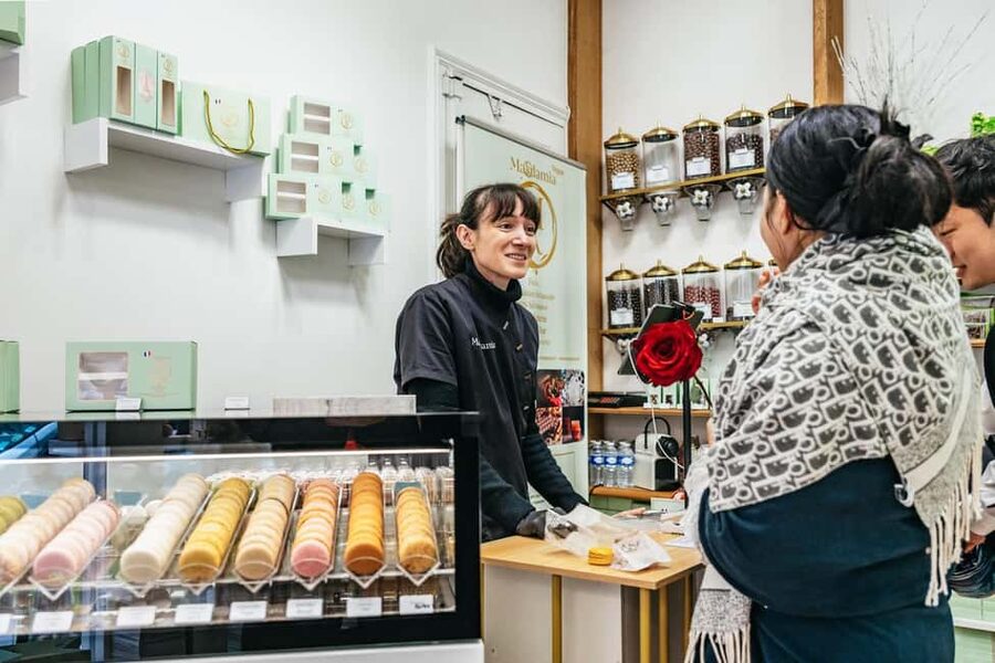 Paris: Seine Cruise and Macaron Tasting by the Eiffel Tower - Group size, comfort, and how to choose your moment