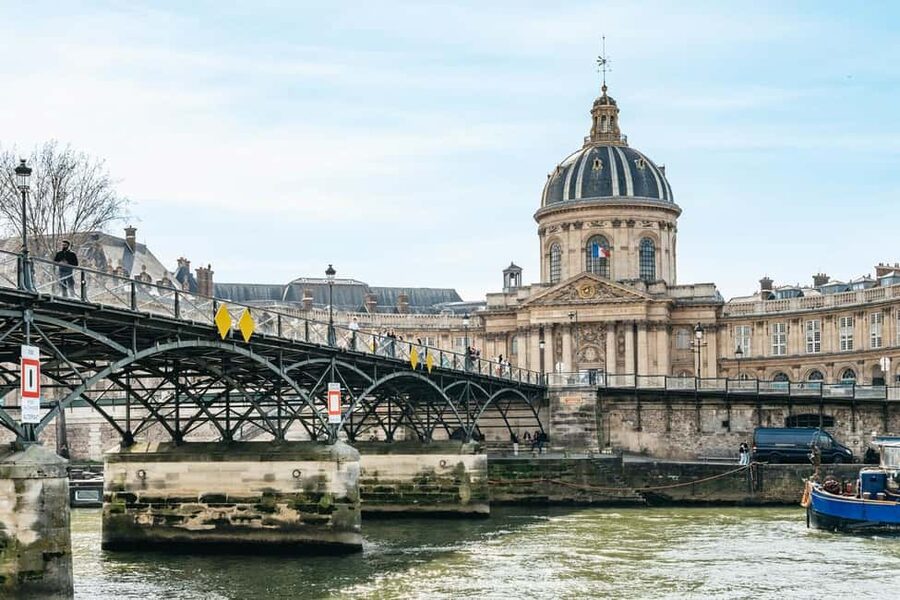 Paris: Seine Cruise and Macaron Tasting by the Eiffel Tower - Quick logistics you should handle before you go