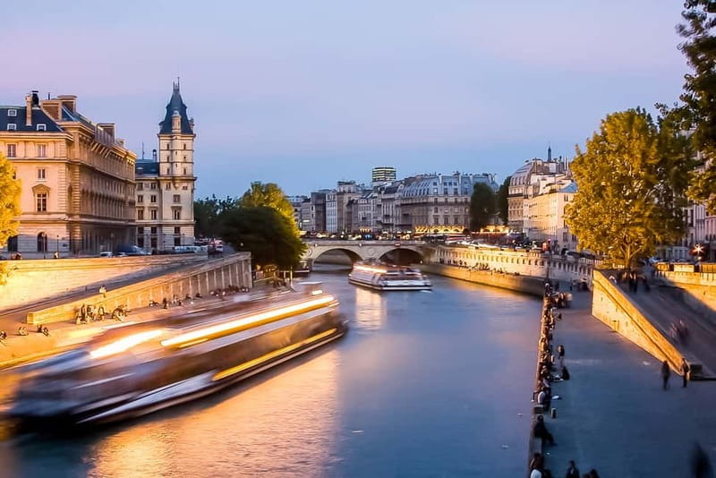 Paris: Seine Cruise & Crepe Tasting near the Eiffel Tower - Price and Value: Why $23 Feels Fair for a 1 Hour Cruise Plus a Crêpe