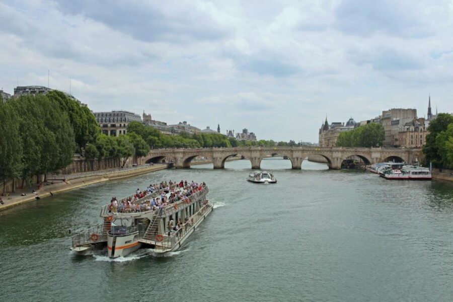 Paris: Seine Cruise with Snack/Optional Eiffel Tower Ticket - Audio guide on board, and how to actually use it
