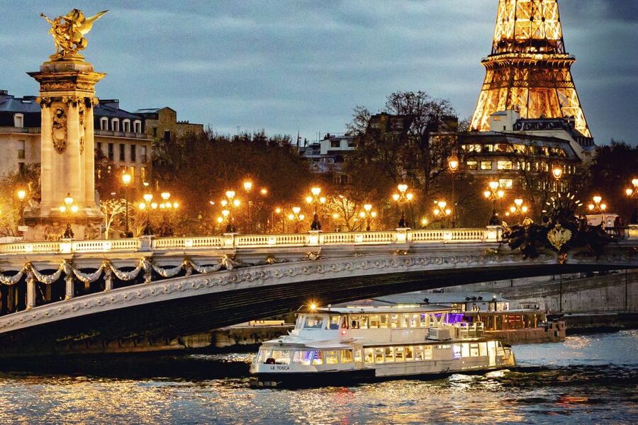 Paris: Seine Dinner Cruise from Eiffel Tower/Liberty Statue - The Included Dinner: Seafood Platter and Foie Gras on a River Table