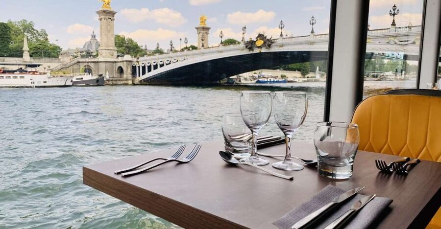 Paris: Seine River Bistronomic Dinner Cruise - Getting on Board at Alexandre III Bridge, the Start Matters