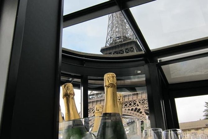 Paris Seine River Champagne Tasting Cruise - Champagne tasting with a sommelier: how the tasting part works