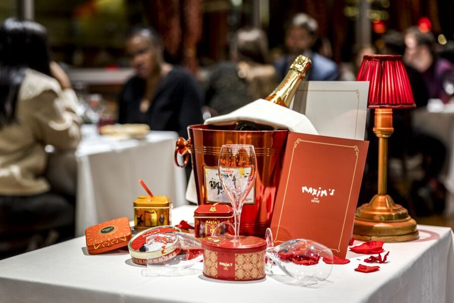 Paris: Seine River Cruise with 3-Course Dinner & Live Music - The Seine route: what you’re actually seeing and why it matters