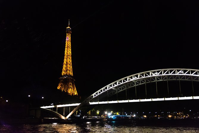 Paris Seine River Dinner Cruise by Maxim's with Champagne & Music - The route along the central Seine: what each stop is for