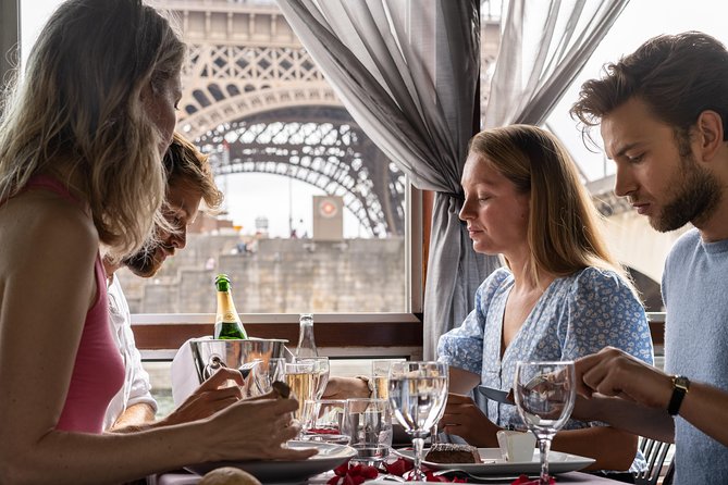 Paris Seine River Gourmet Lunch Cruise with Champagne Option - Comfort and photos: heat, ventilation, and seating spacing