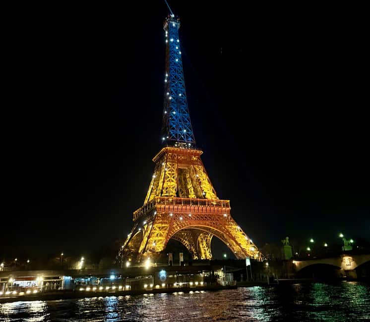 Paris: Seine River Private Cruise - Meeting at Port Javel Haut, then into the skyline loop