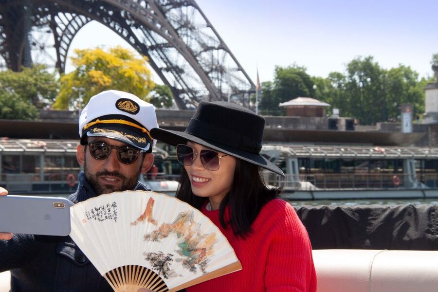 Paris: Seine River Private Guided Pontoon Boat Cruise - The skipper factor: stories, facts, and chances to do more than watch