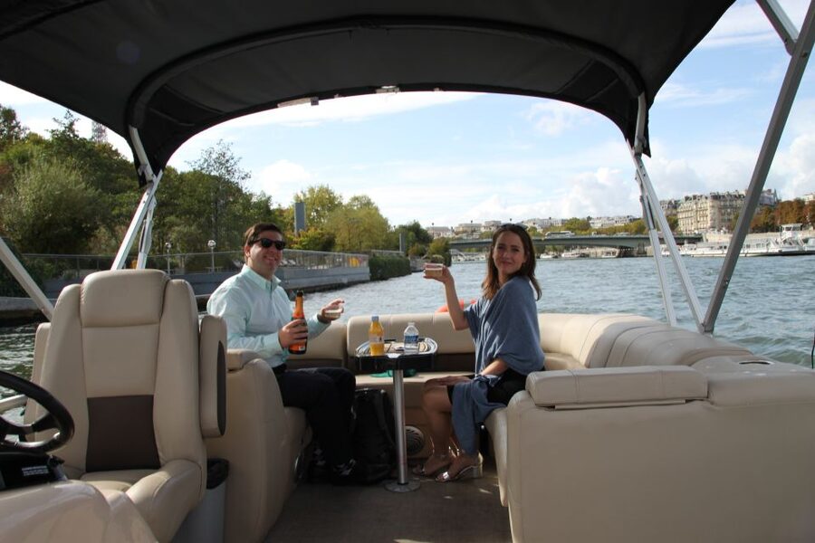 Paris: Seine River Private Guided Pontoon Boat Cruise - FAQ