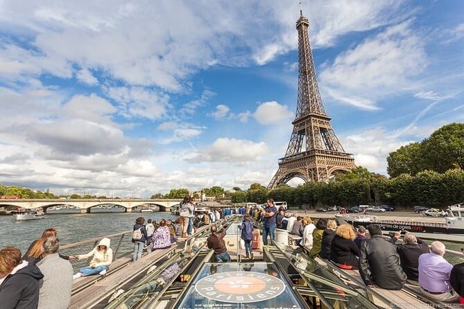 Paris Seine River Sightseeing Cruise Tour - Louvre Area and the Former Royal Castle Stretch
