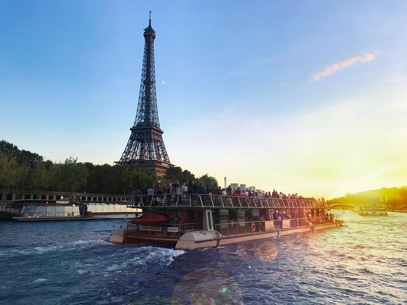 Paris Seine River Sightseeing Cruise with Commentary by Bateaux Parisiens - Best Time to Go: Sunset, Night, and Daytime Clarity