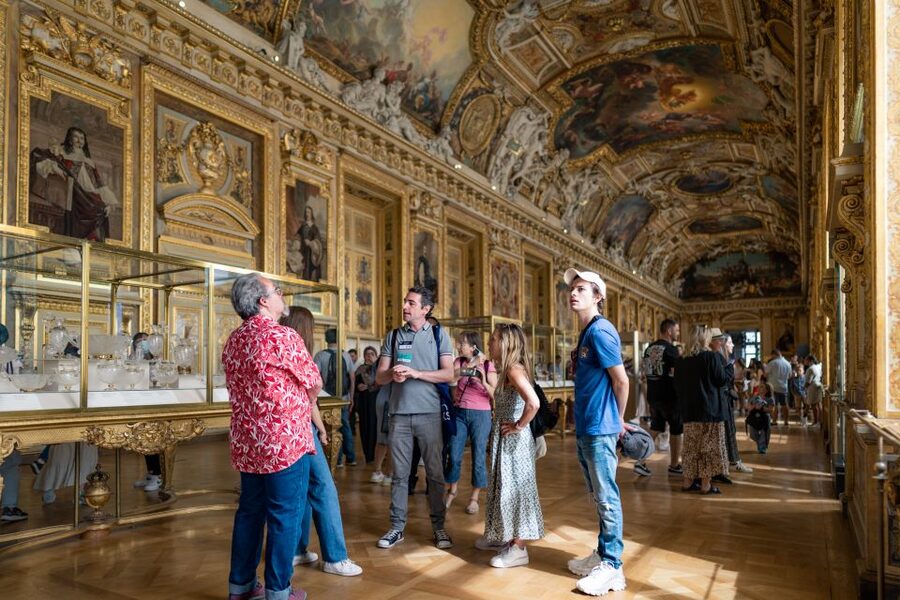 Paris: Skip-the-Line Louvre Highlights Guided Tour - Key things you’ll notice on this Louvre highlights tour