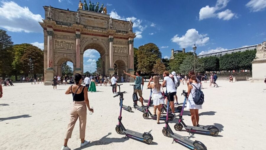 Paris: Small-Group E-Scooter Tour with a Local Guide - Key things to know before you book