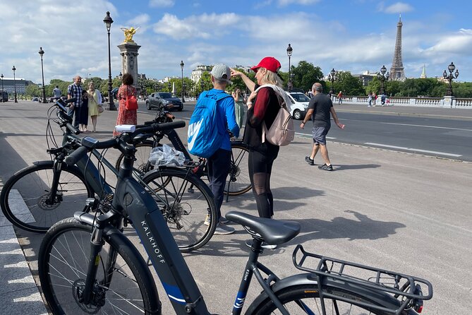 Paris: Small Group Highlights E-Bike Guided Tour - Key takeaways before you pedal