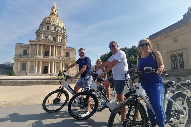 Paris: Small Group Highlights E-Bike Guided Tour - Stop 3: Petit Palais, a 1900 exhibition building turned museum