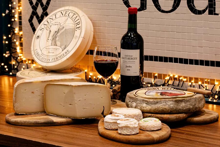 Paris: Tasting of 3 Wine and 3 Cheese - The 3-wine flight teaches French terroir the simple way