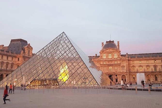 Paris Top Sights Half Day Walking Tour with a Fun Guide - Hôtel de Ville and Arc de Triomphe: Big Landmarks, Quick Context